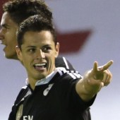 'Chicharito' dribla el banquillo