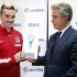 Griezmann recoge su 'Premio BBVA' como 'Mejor Jugador' del mes de enero
